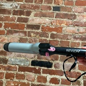 Revlon perfect heat curling iron pink and silver and black